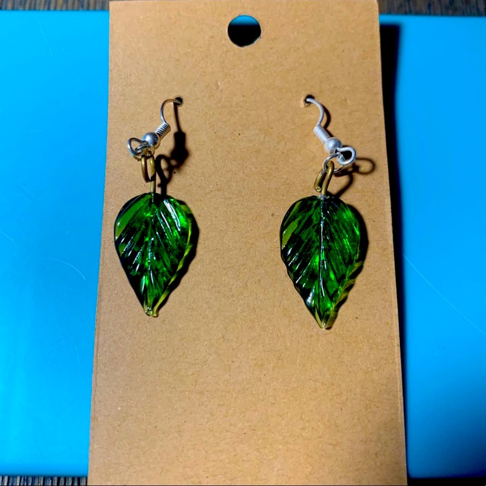 Green leaf dangle earrings